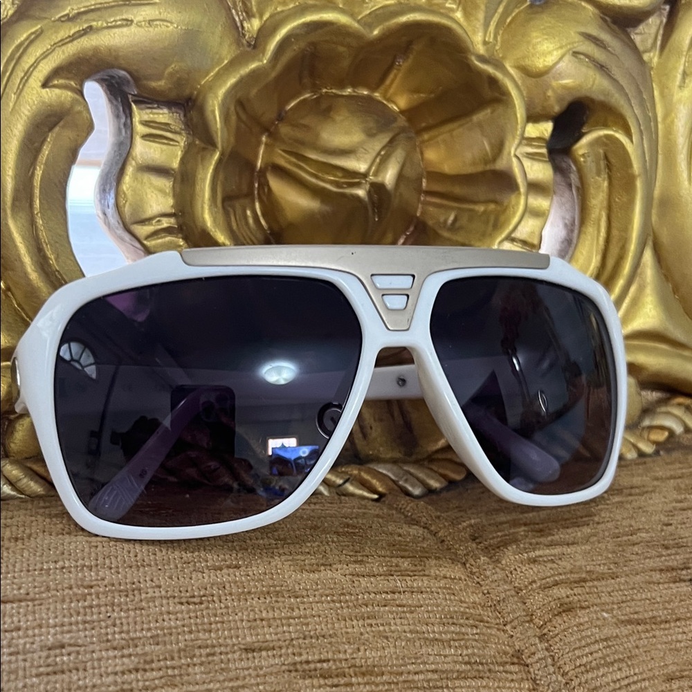 Guess Limited Edition White Frame GU6759 6212135 Sunglasses